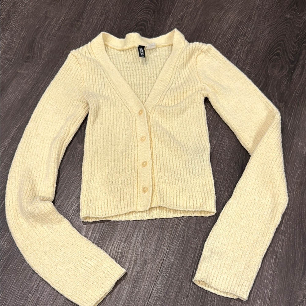 Women's Light Yellow Sweater Cropped